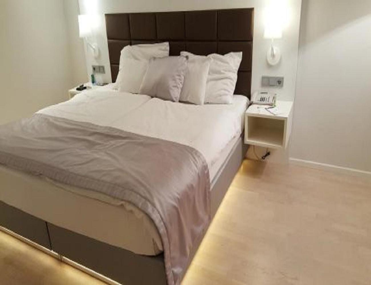 Hotel Tu Casa Delhi Airport 뉴델리 외부 사진